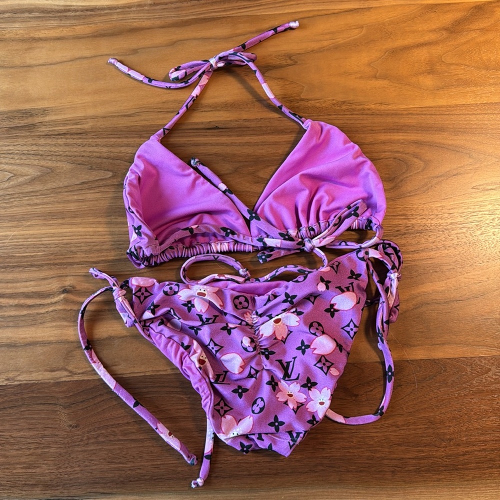 Louis Vuitton Bikini- not authentic, handmade LV printed purple fabric - Picture 4 of 4